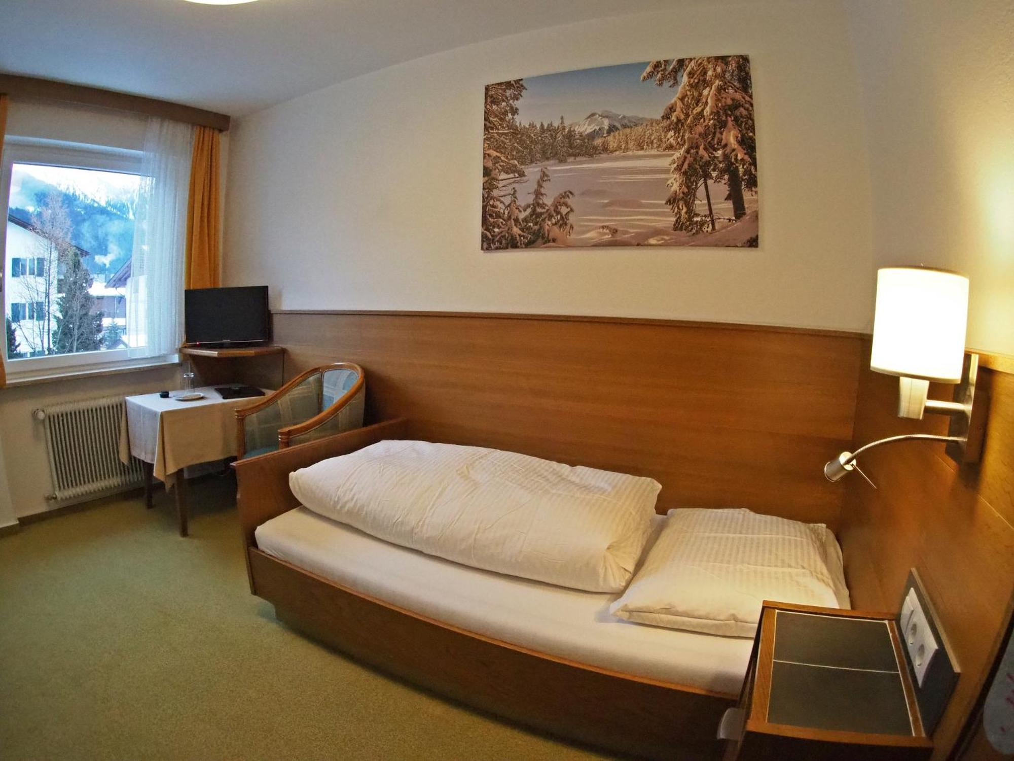 Hotel Egerthof ゼーフェルト・イン・チロル エクステリア 写真